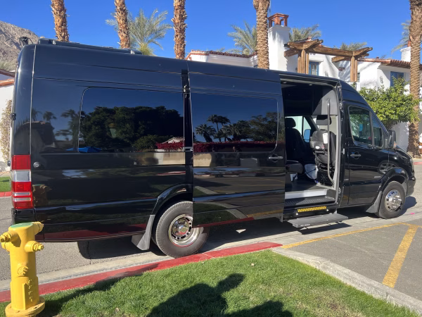 Anaheim Airport Limo Transfers | Reliable, Stress-Free Rides