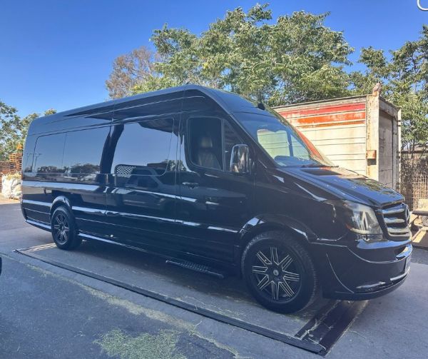 Why Anaheim Companies Rely on Limo Services