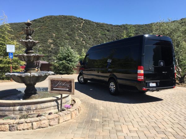 What to Expect from Your First Limo Ride in Anaheim