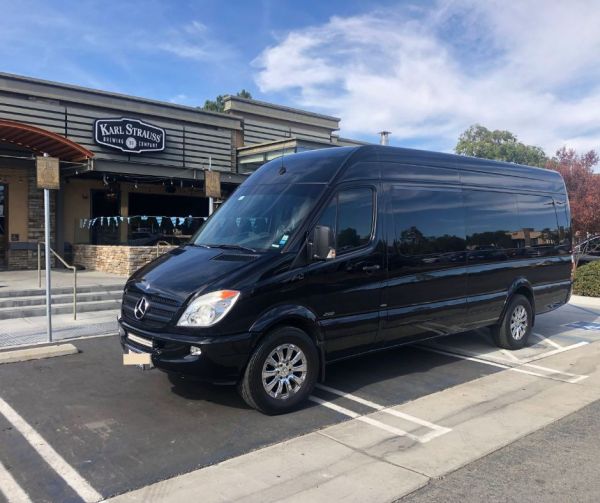 Why a Limo is the Best Way to Experience Knott’s Berry Farm with a Group